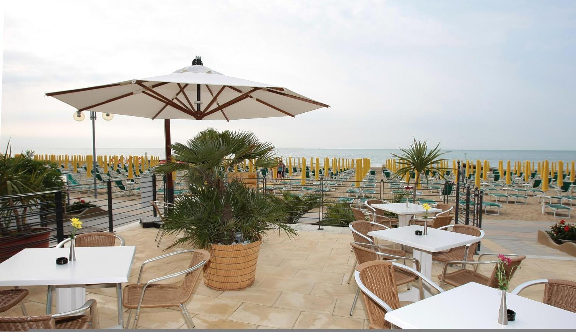 Hotel Columbia & Ninfea Lido di Jesolo Exterior photo